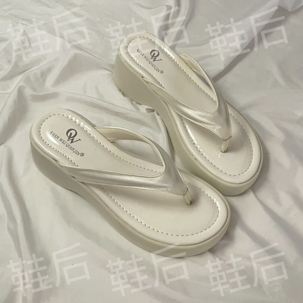 Shoes Queen | 台南最後現貨出貨 | 376 高級感拉滿! 緞面夾腳拖 韓系厚底女 顯腿長 日常百搭休閒拖-規格圖9