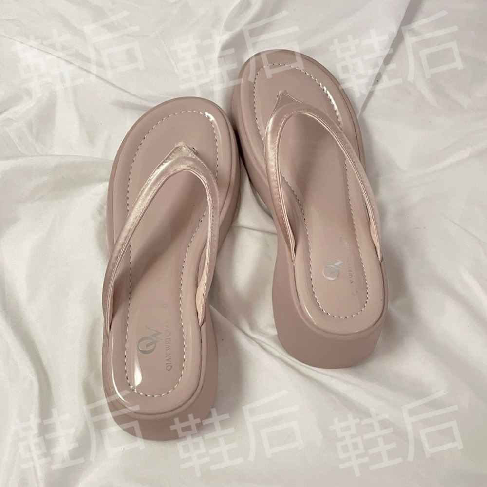 Shoes Queen | 台南最後現貨出貨 | 376 高級感拉滿! 緞面夾腳拖 韓系厚底女 顯腿長 日常百搭休閒拖-規格圖9