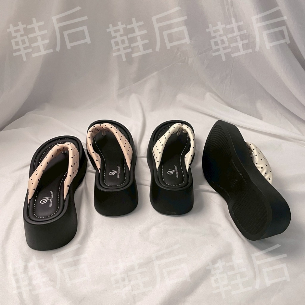 Shoes Queen |台南出貨 / 超Q厚底點點 |夾腳拖 373🩷 可愛 人字拖 涼拖鞋 #度假必備-細節圖2