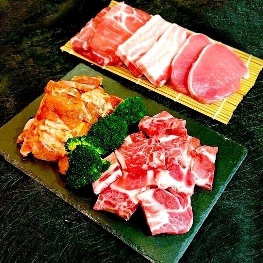韓式豬肉綜合燒烤箱(8件組，共900g)-免運組『赤豪家庭私廚』冷凍生鮮食材批發-細節圖2