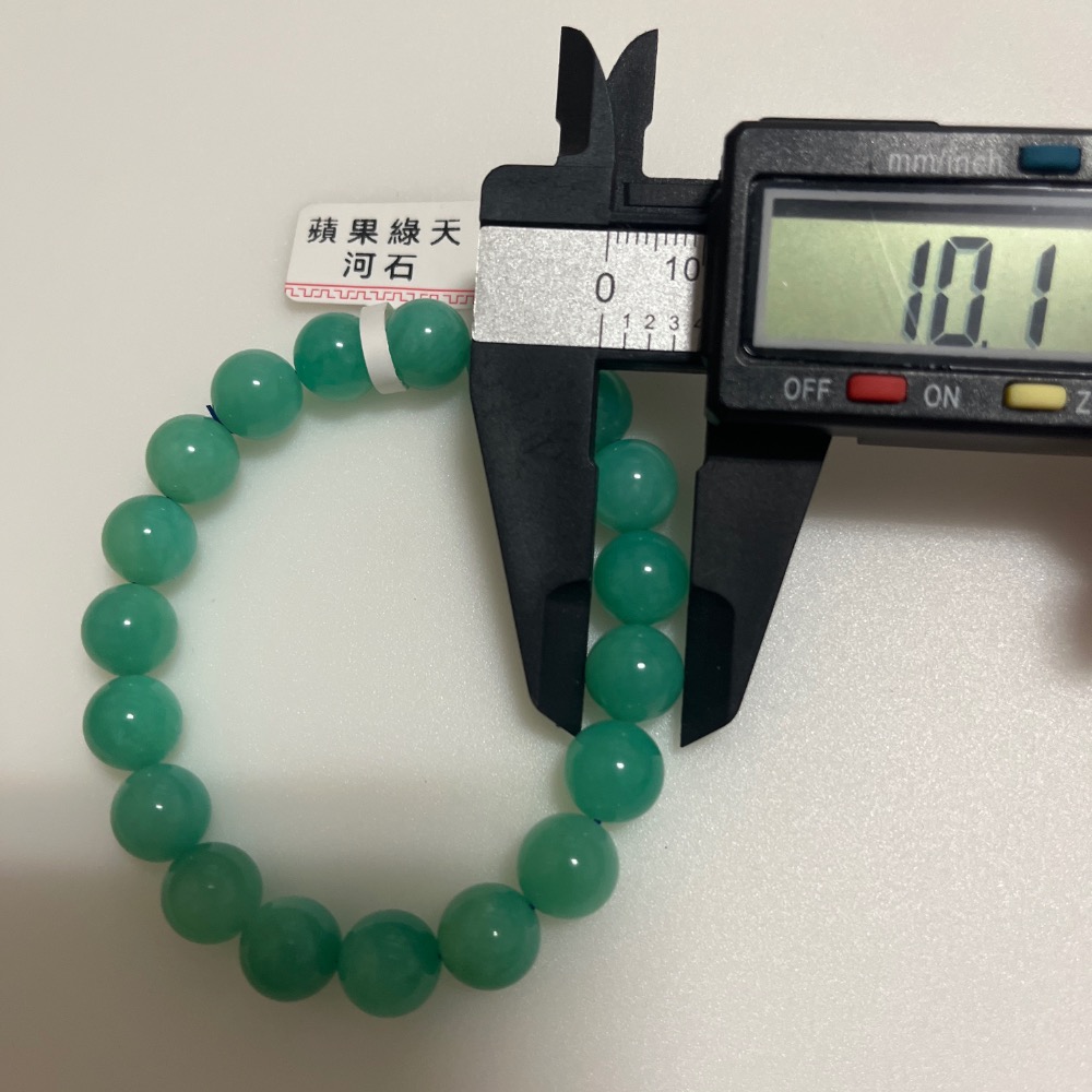 蘋果綠天河石手鍊（果綠色天河石）。天河石屬於長石家族，本身以特殊的藍綠色和亮麗色澤聞名，「蘋果綠」則是其中偏向溫潤、清新-細節圖4