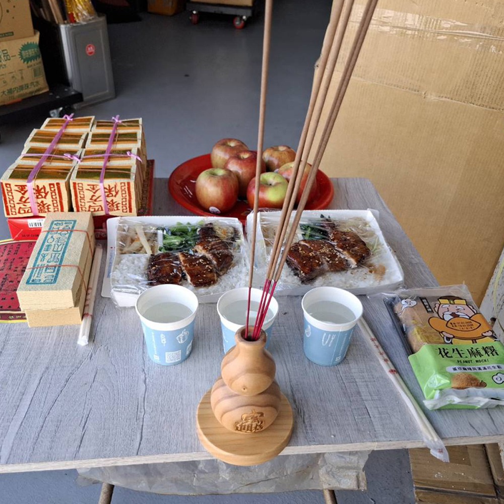 【晨豐商行】紐西蘭松木(大)招財進寶/佛字-開口胖胖型葫蘆(12.5cm)中國結天然香葫蘆/插香用/放精油/令旗葫蘆座-細節圖3