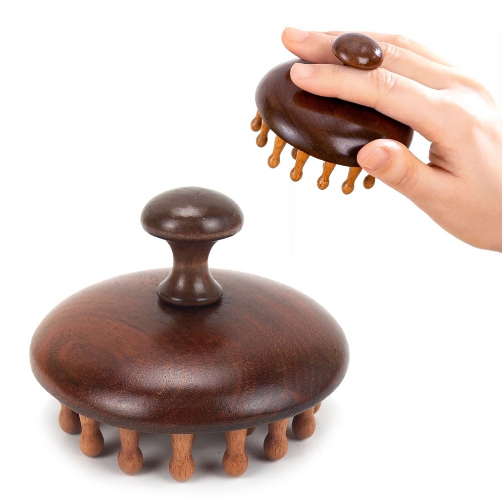 【晨豐商行】天然金絲檀木/手持圓盤28齒按摩梳/梳子/刮痧按摩養生梳/頭皮按摩/檀香木梳(圓盤28齒按摩梳)-細節圖3