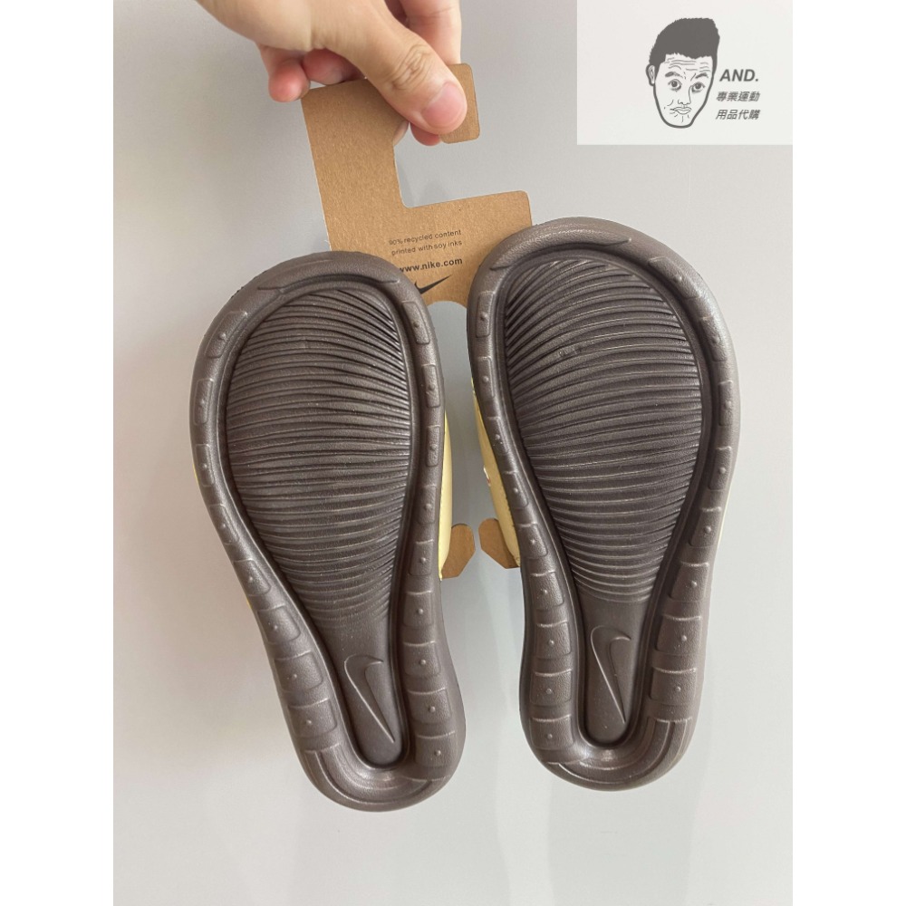 【AND.】NIKE VICTORI ONE SLIDR 咖啡 拖鞋 運動拖鞋 軟底 男女款 CN9675-701-細節圖2