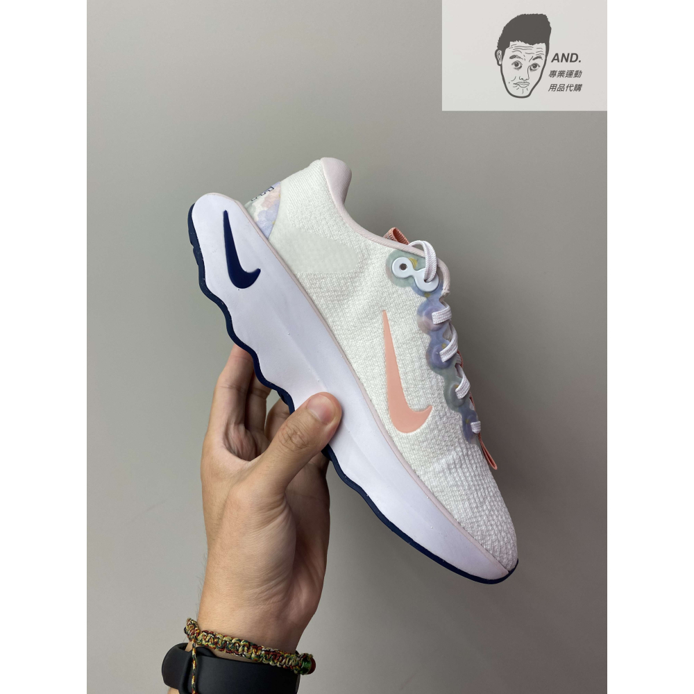 【AND.】NIKE W MOTIVA 白粉 休閒 穿搭 編織 女款 DZ3702-100-細節圖3