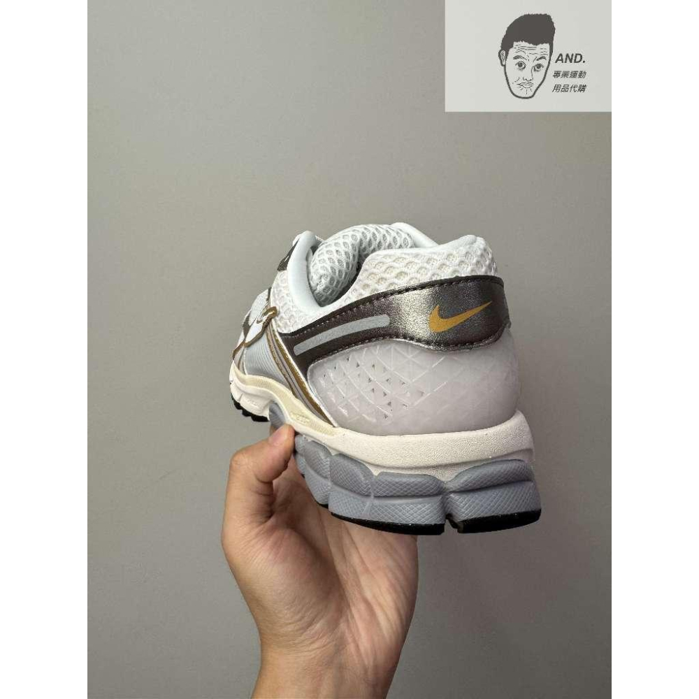 【AND.】NIKE ZOOM VOMERO 5 白金 休閒 穿搭 慢跑 男款 HJ7247-099-細節圖4
