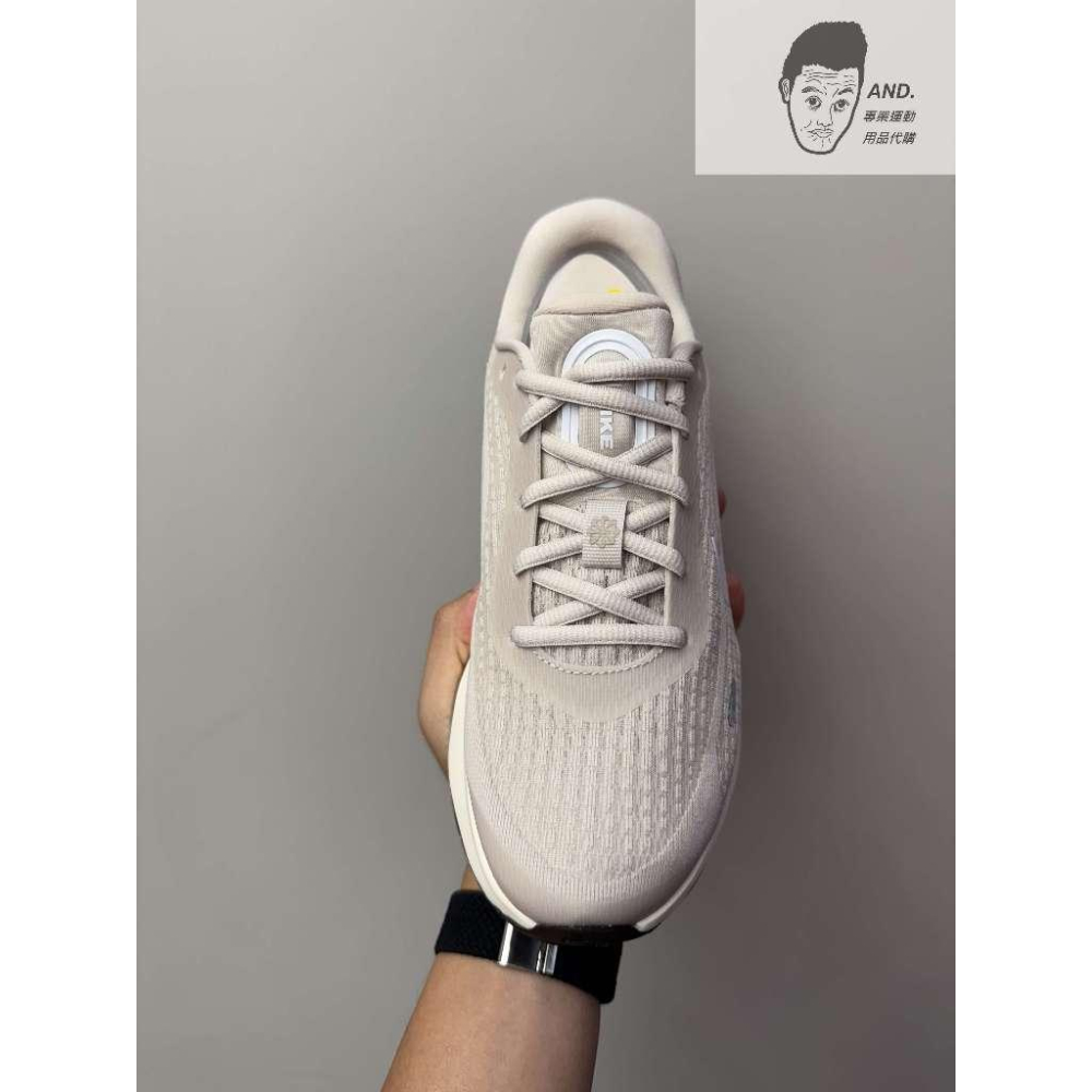 【AND.】NIKE JOURNEY RUN W 奶茶色 透氣 網布 慢跑鞋 女款 FJ7765-110-細節圖2