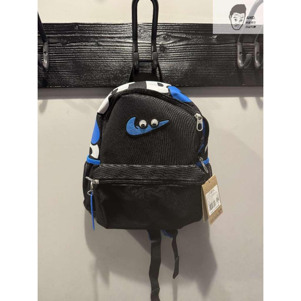 【AND.】NIKE BRASILIA JDI 黑藍 雙肩包 後背包 運動背包 兒童背包 FZ7259-010-細節圖2