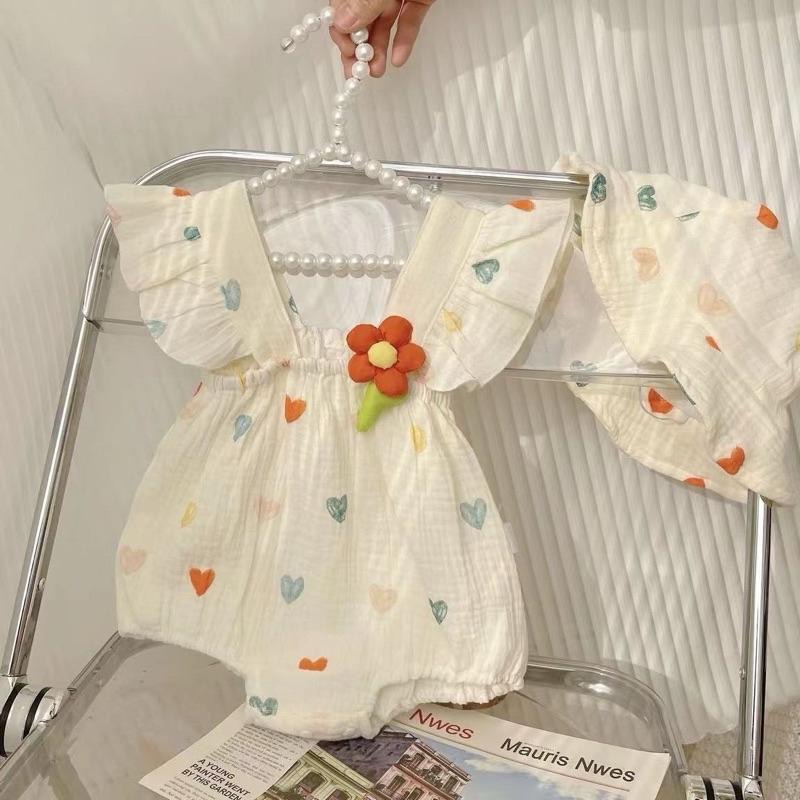 ❤️現貨促銷❤️夏季新款 女寶吊帶愛心飛袖包屁衣+帽子 熱銷 可愛 外出服-細節圖3