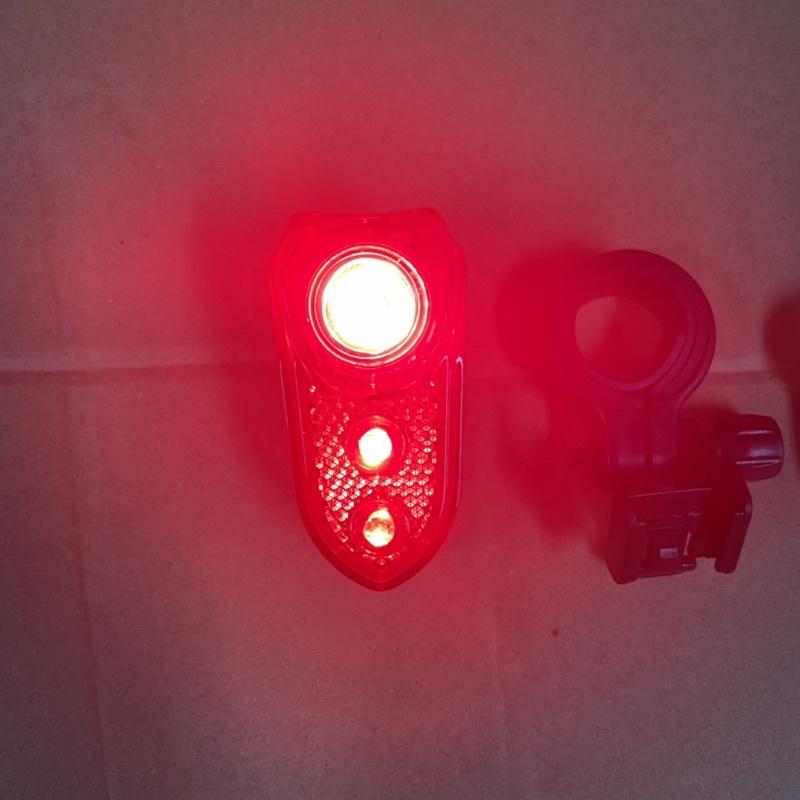尚玲瓏百貨 台灣製🇹🇼 Q-LITE QL-257 盾牌燈 0.2 瓦 LED 防水自行車尾燈 登山車 公路車可用-細節圖3