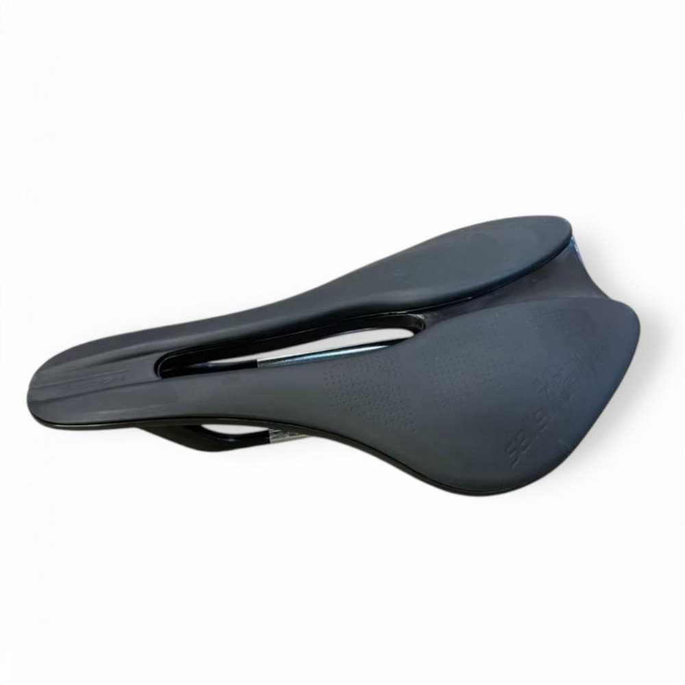 現貨 出清 義大利 selle ITALIA BOOST人體工學超舒適減壓 短鼻 中空座墊 坐墊 座椅-細節圖4