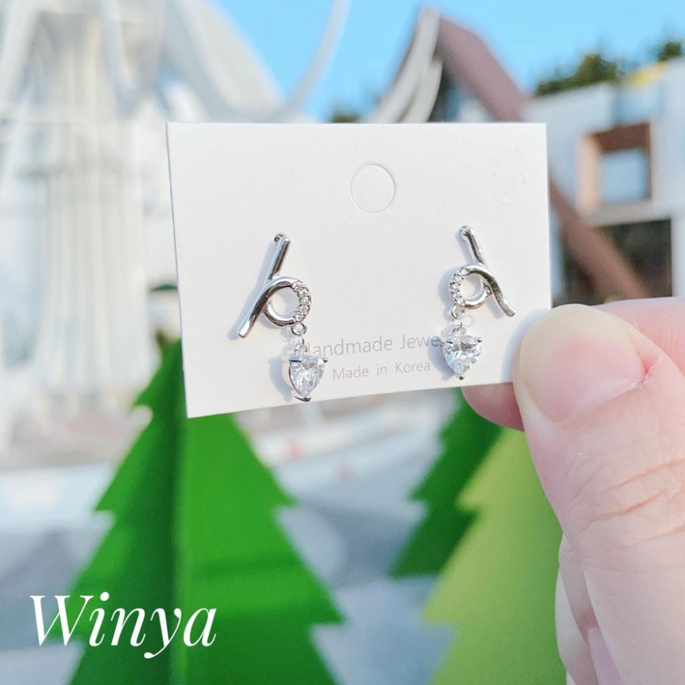 【Winya 韓國飾品 現貨 】正韓 扭結 水鑽 愛心 耳環 耳夾 耳環-細節圖2
