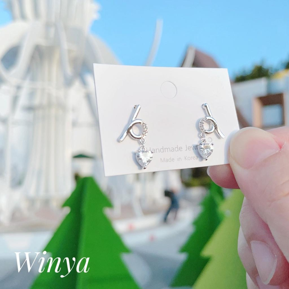 【Winya 韓國飾品 現貨 】正韓 扭結 水鑽 愛心 耳環 耳夾 耳環-細節圖4