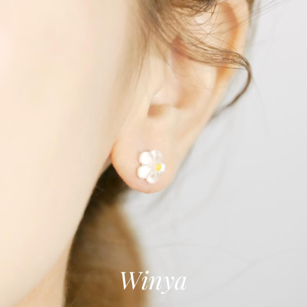 【Winya 韓國飾品 現貨 】正韓 透明小花 耳環 耳夾-細節圖6