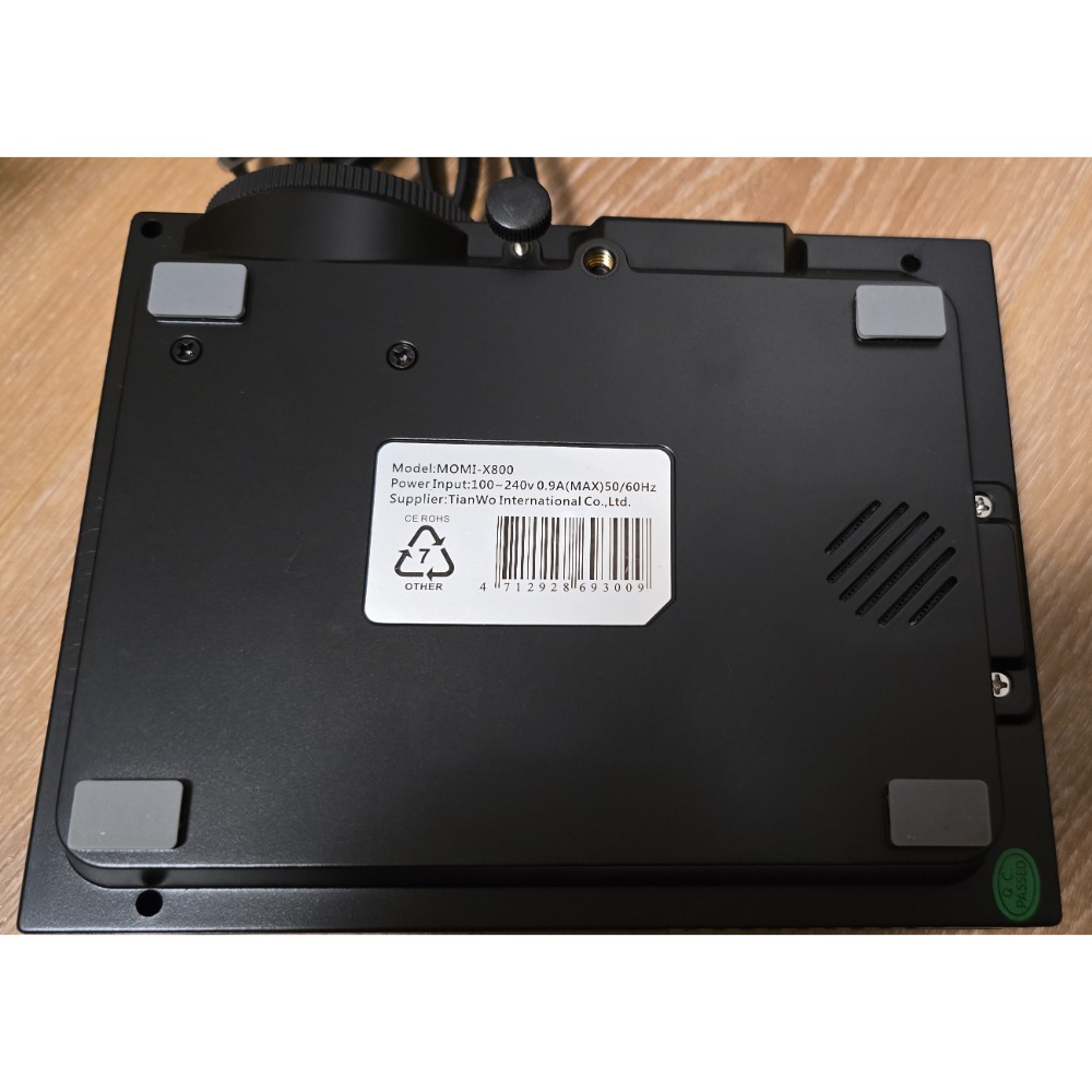 MOMI魔米 X800微型投影機(悠遊戶外)。二手。9成新，如圖。-細節圖2