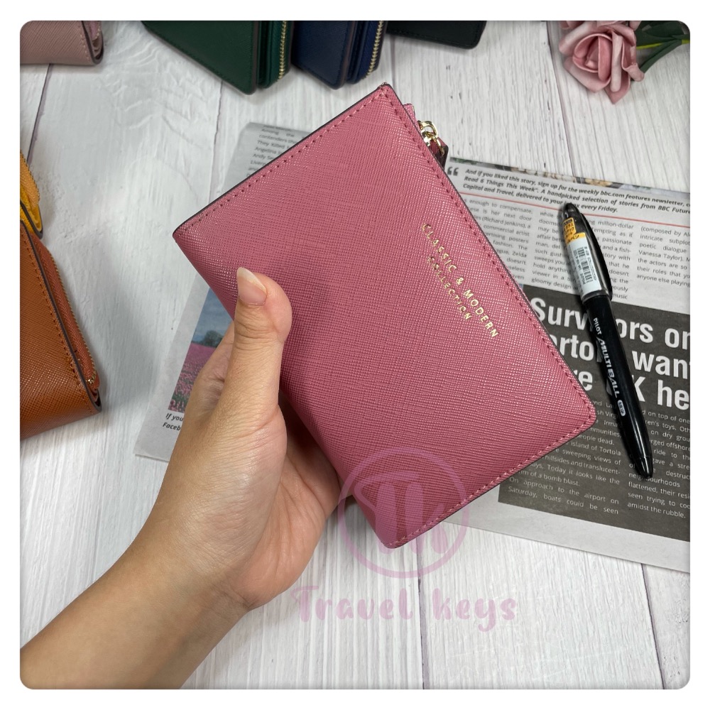 ￼熱銷款 韓版防刮中皮夾 金色壓印logo 大容量卡位 中夾 錢包 雙層 韓版  女生皮夾中夾 《Travel keys-細節圖3
