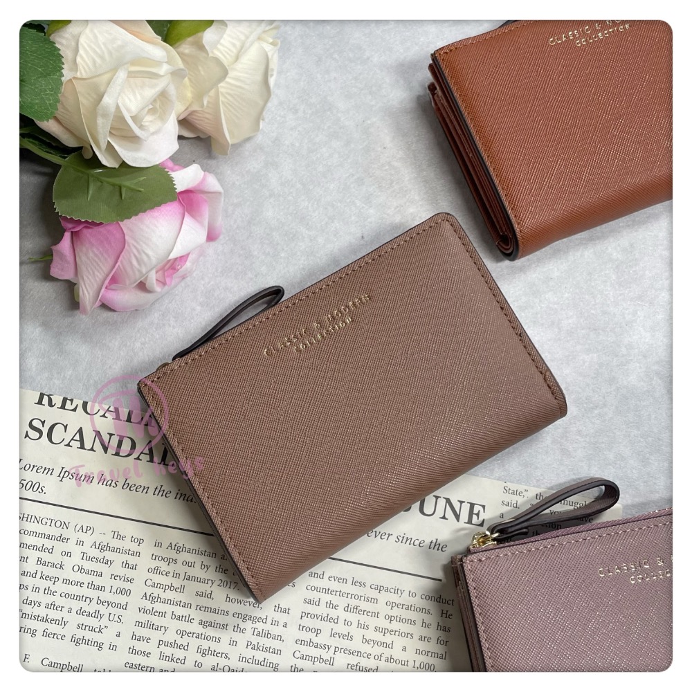 ￼熱銷款 韓版防刮中皮夾 金色壓印logo 大容量卡位 中夾 錢包 雙層 韓版  女生皮夾中夾 《Travel keys-細節圖10