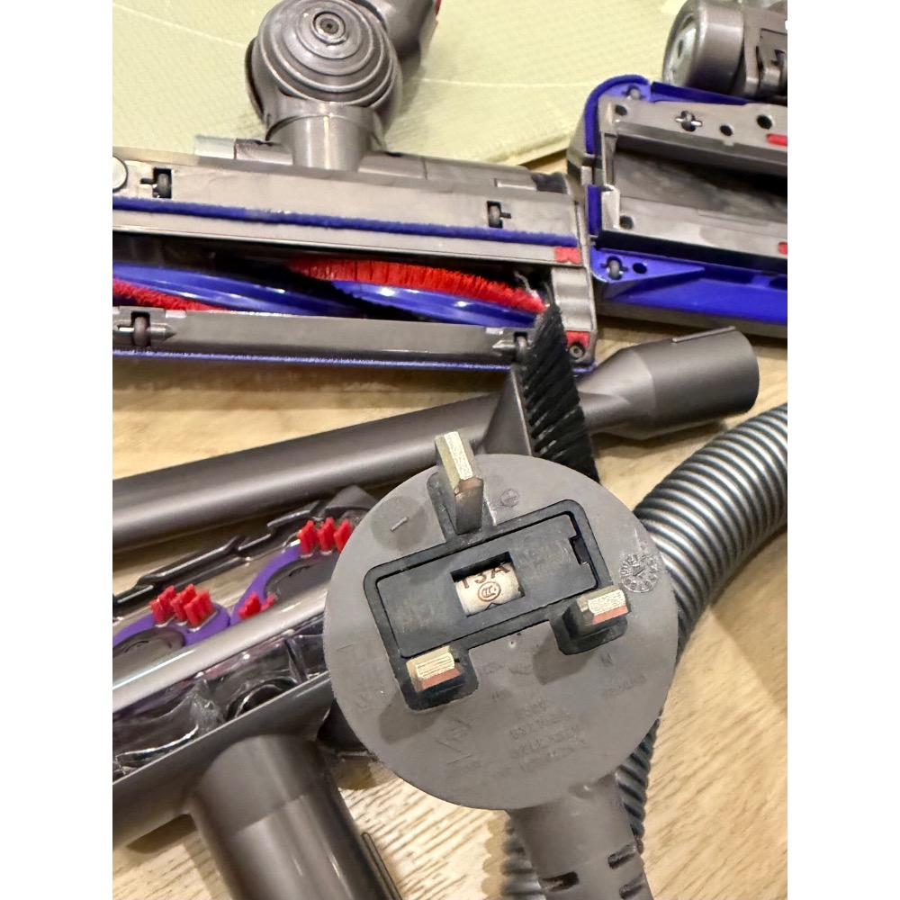 二手 極新 歐規 Dyson 吸塵器 養寵物適用-細節圖3
