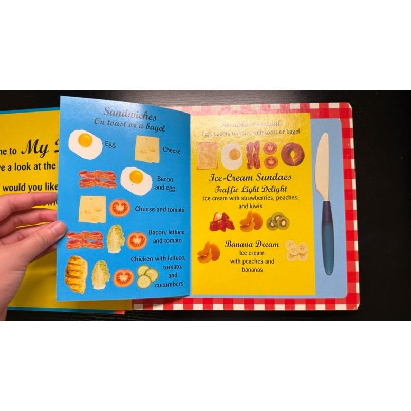 全新 Let’s Cook! 精裝｜英文繪本｜絕版收藏 操作拼圖書 親子互動 煮飯 創意學習 親子共讀-細節圖3