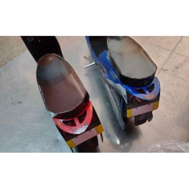 【玉華香舖】 紙紮機車 台製 新款機車 重機 金紙 紙藝 紙紮 紙衣 紙扎 往生用品 紙紮車 汽車 機車-細節圖2
