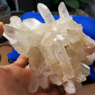 [友克鑫礦業]ac1384約重611g-白水晶簇 水晶柱 原礦