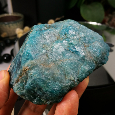 [友克鑫礦業]dd192約重253g-藍磷灰石原礦 磷灰石 Apatite 天然水晶 無加工未拋光原石 藍磷灰