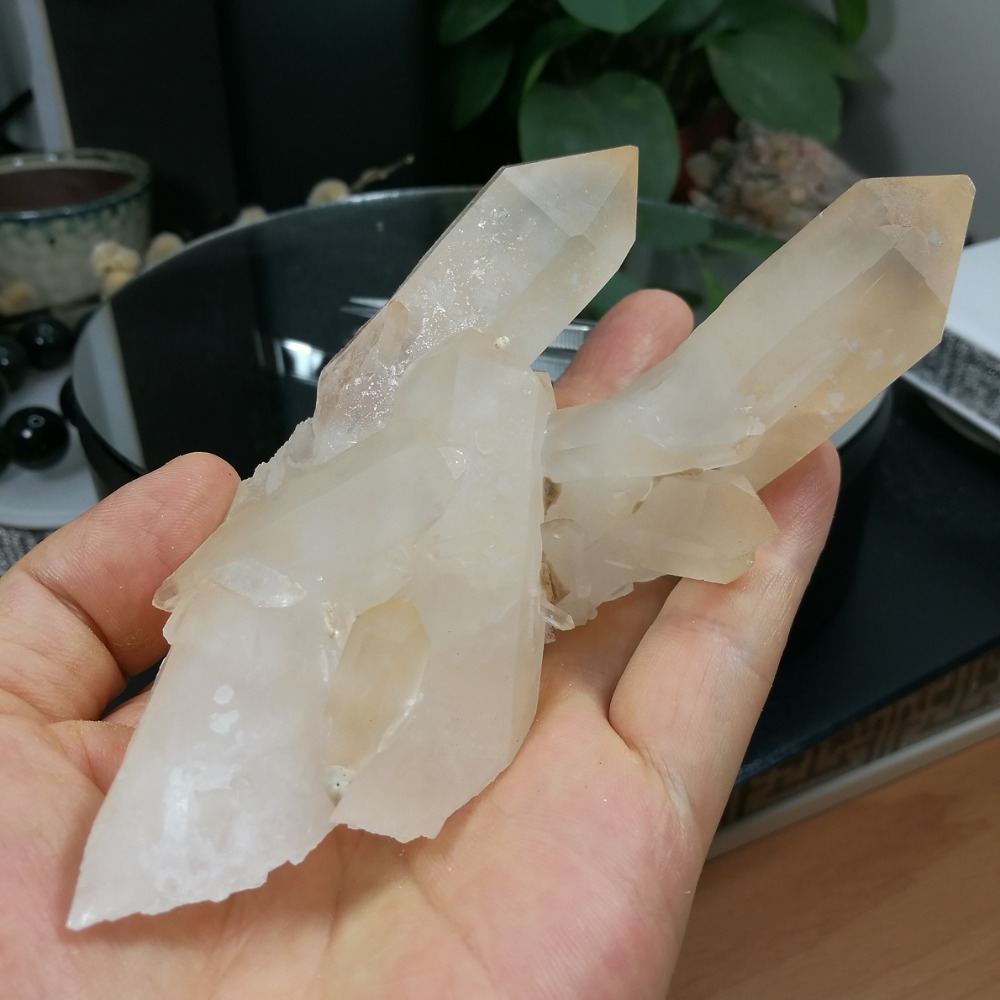 [友克鑫礦業]ac1396約重231.5g-艾希斯isis 大師水晶 伊西斯 白水晶簇 水晶柱 原礦 粉皮水晶-細節圖3