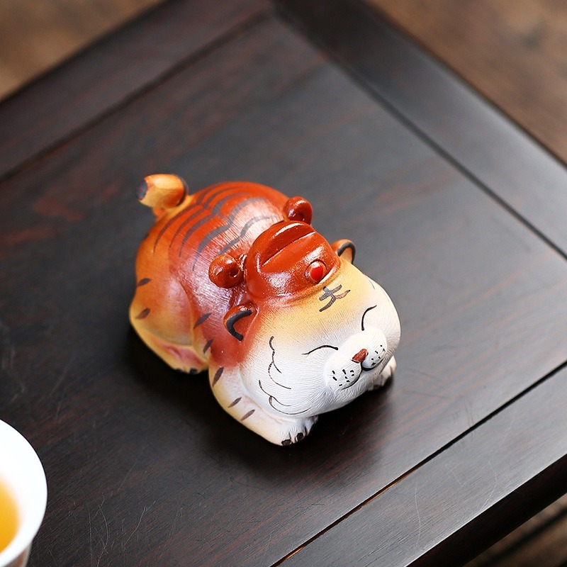 宜興紫砂陶瓷茶寵小萌虎發財升官虎茶具老虎小擺件精品手工創意紫砂招財開運平安裝飾擺設陶瓷居家辦公擺件-細節圖2