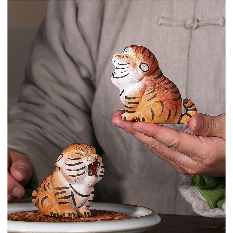 小萌虎 老虎  虎虎生風 宜興紫砂 紫砂茶寵 小擺件 精品 手工創意 紫砂 招財 開運 平安 裝飾 擺設 陶瓷 居家用品-細節圖5