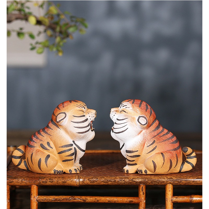 小萌虎 老虎  虎虎生風 宜興紫砂 紫砂茶寵 小擺件 精品 手工創意 紫砂 招財 開運 平安 裝飾 擺設 陶瓷 居家用品-細節圖6