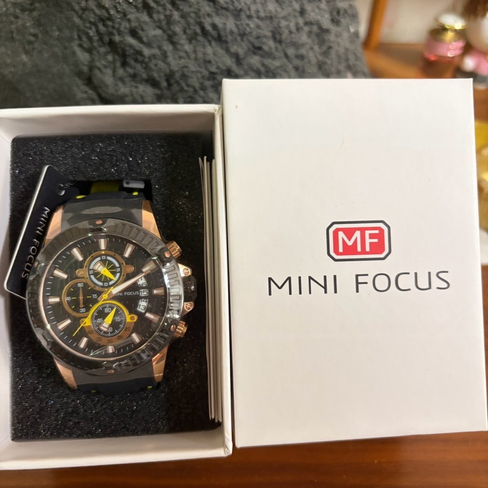 MINI FOCUS MF0244G｜男士三眼計時腕錶｜石英錶｜黑黃配色｜男錶｜手錶｜名錶｜全新｜送禮｜禮物｜商務｜運動-細節圖2