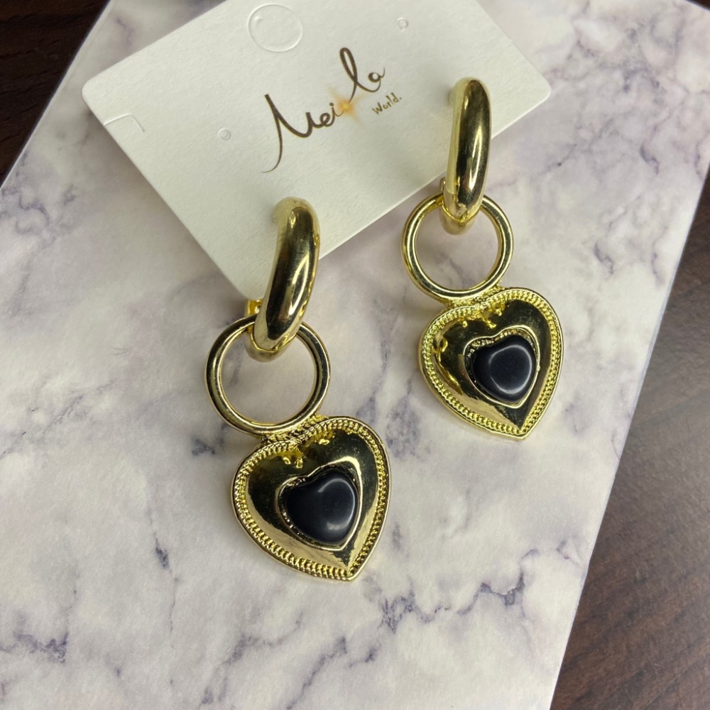 C008-金屬風愛心耳針款-細節圖3