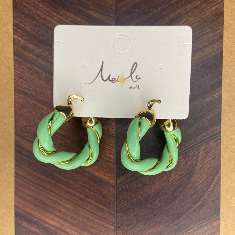 C018-麻花編紫皮革風耳針扣款、C019-麻花編綠皮革風耳針扣款-細節圖2