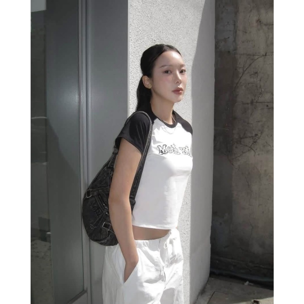 韓妞人手一顆【韓國🇰🇷MATIN KIM 水洗丹寧月牙包 彎月包 】#現貨黑售完為止-細節圖3