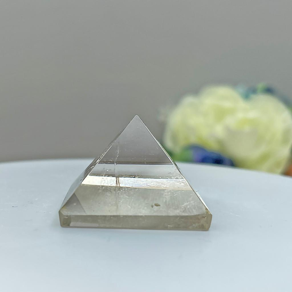 超能量許願金字塔彩虹光茶水晶手工打磨 透亮神奇 33*33*29MM金字塔能-細節圖3