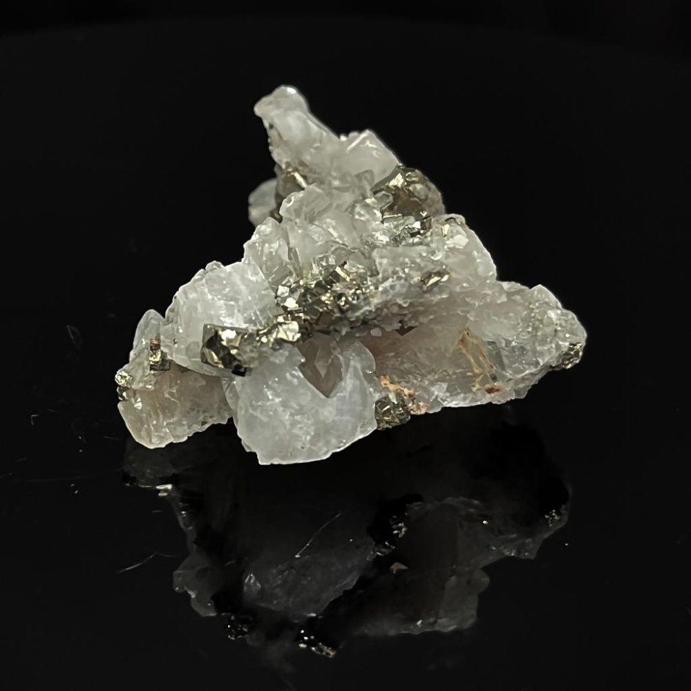 稀有黃銅礦白水晶共生 珍貴礦物標本閃閃發亮57*46*23MM可遇不可求Chalcopyrite-細節圖2