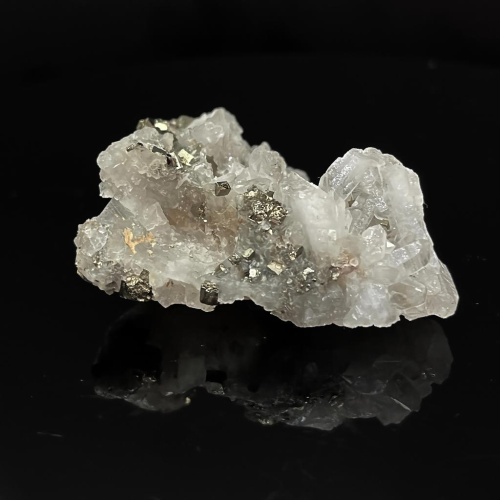 稀有黃銅礦白水晶共生 珍貴礦物標本閃閃發亮57*46*23MM可遇不可求Chalcopyrite-細節圖5