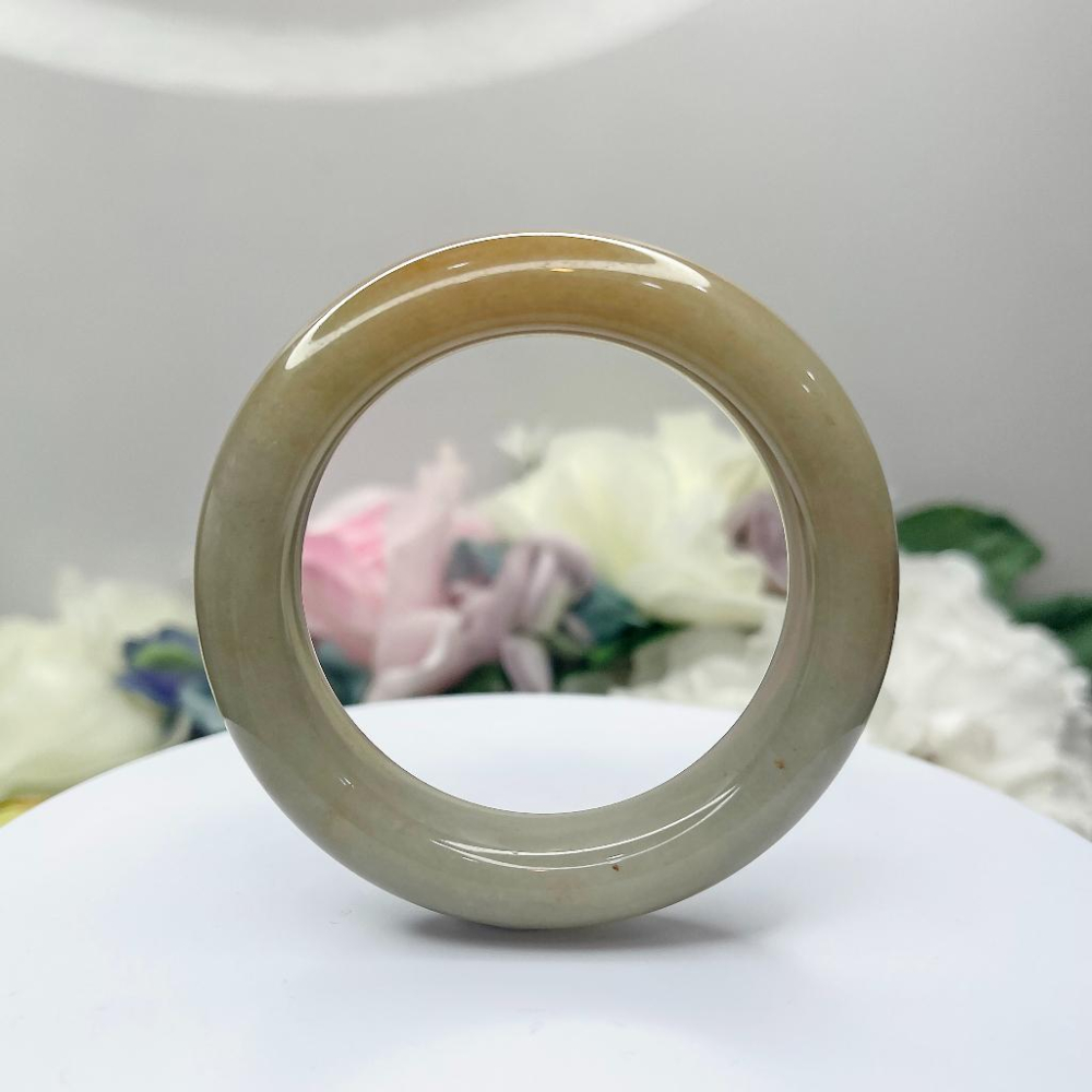 NO.79稀有金玉滿堂綠底糖鐲俏一口佘太翠玉 50MM 圈口 俏色手鐲  玉鐲手環(帶皮摳，不影嚮配戴，可接受者再下單)-細節圖8