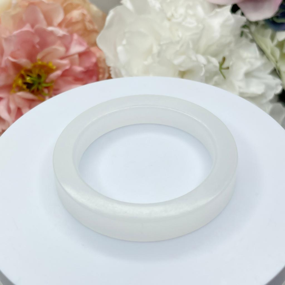 NO.174超凡脫俗月光白 白玉方鐲 內徑 56 MM 圈口 佘太翠玉鐲 手鐲 手環(邊角微粗) 尺寸:內徑56.3*寬-細節圖2