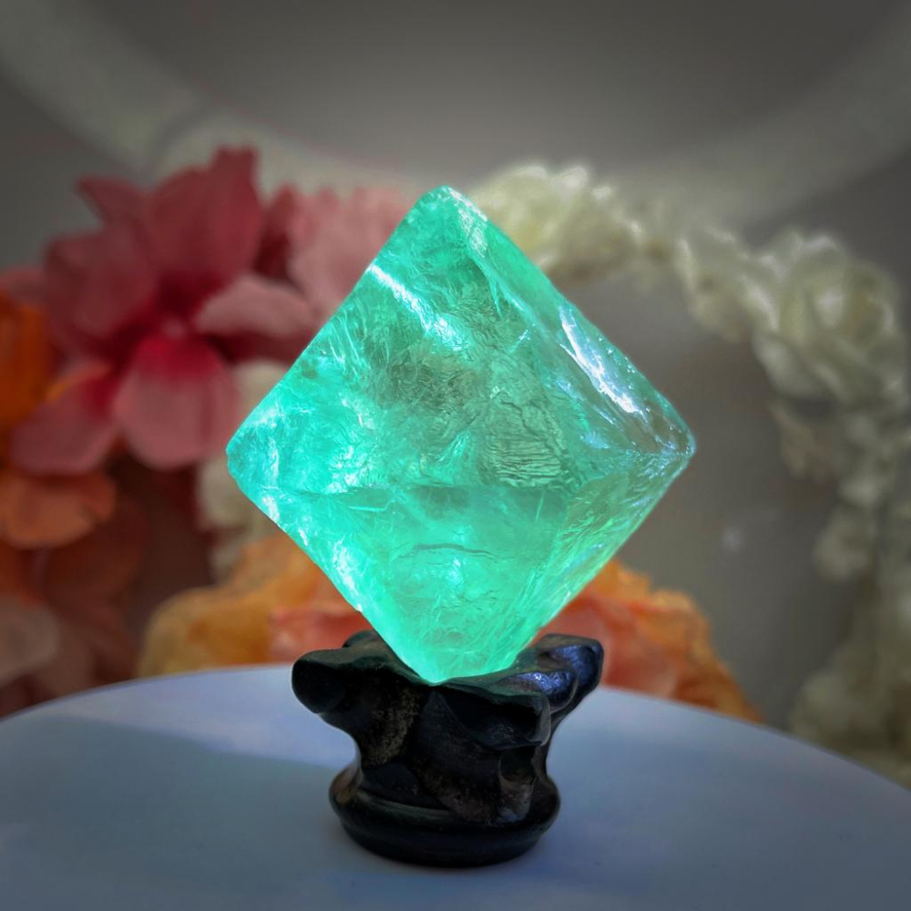 E4純天然稀有巨大八面體螢石彩虹光晶體淨透 能量原礦石收藏等級Size:60.2*57.6*57.5MM-細節圖2