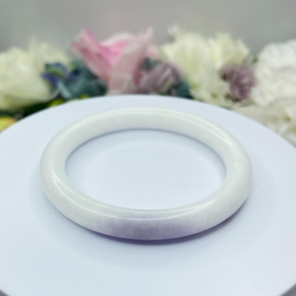 NO.103稀有絕美半壁紫白玉鐲 內徑 62MM 圈口 浪漫溫柔 和田玉手鐲 尺寸:內徑62.2*寬9.8*厚9.4MM-細節圖2