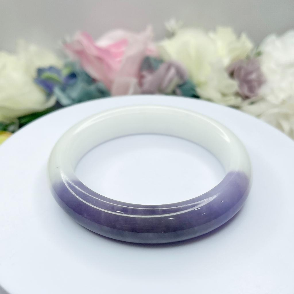 NO.97稀有絕美半壁紫白玉鐲 內徑 60MM 圈口 浪漫溫柔 手鐲 和田玉  新疆料 手環 尺寸:內徑60*寬13-細節圖2