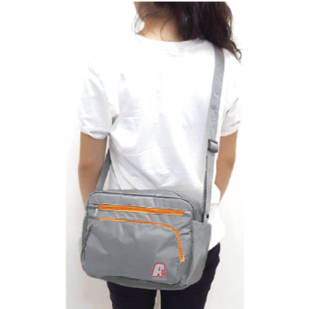 《99元起》後背包任選 素色 筆電包 背包 水壺側袋 彩色世界-細節圖3