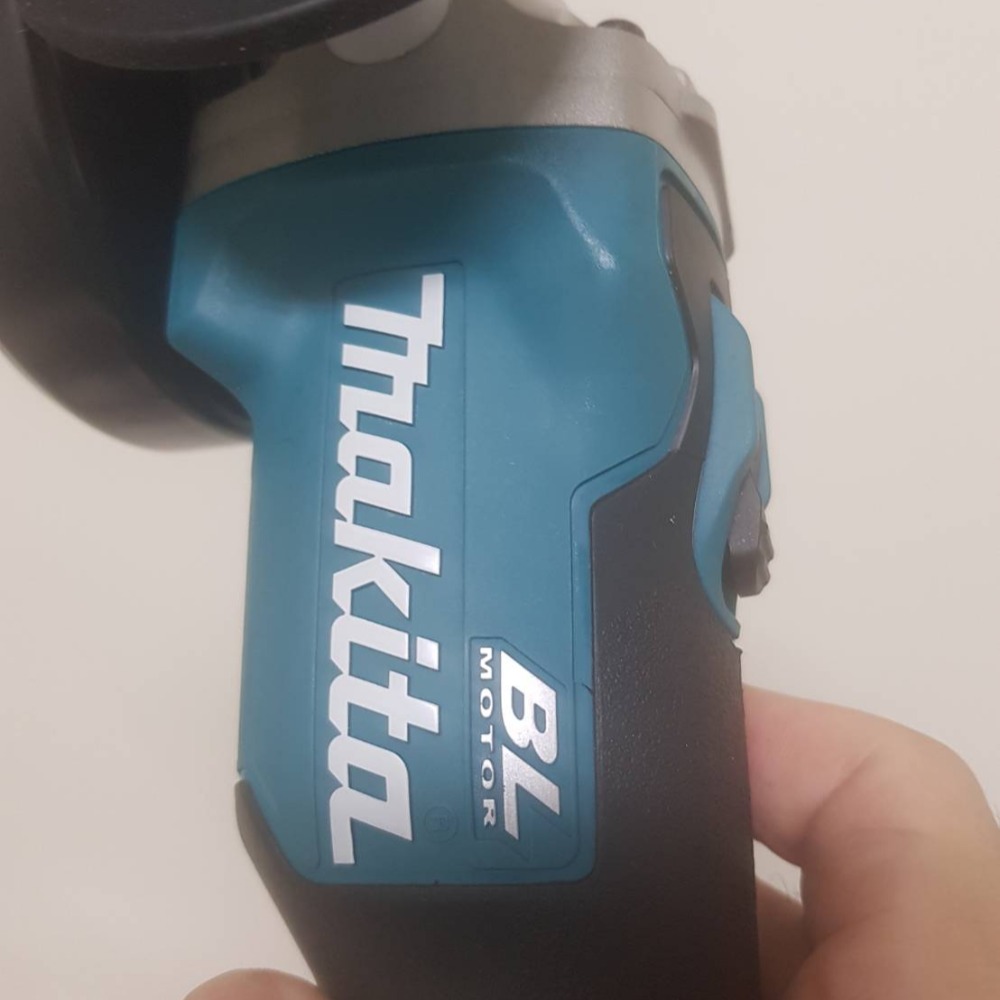 牧田 MAKITA 18V DGA404  無刷 充電式 砂輪機 (水貨機) 陸製-細節圖2