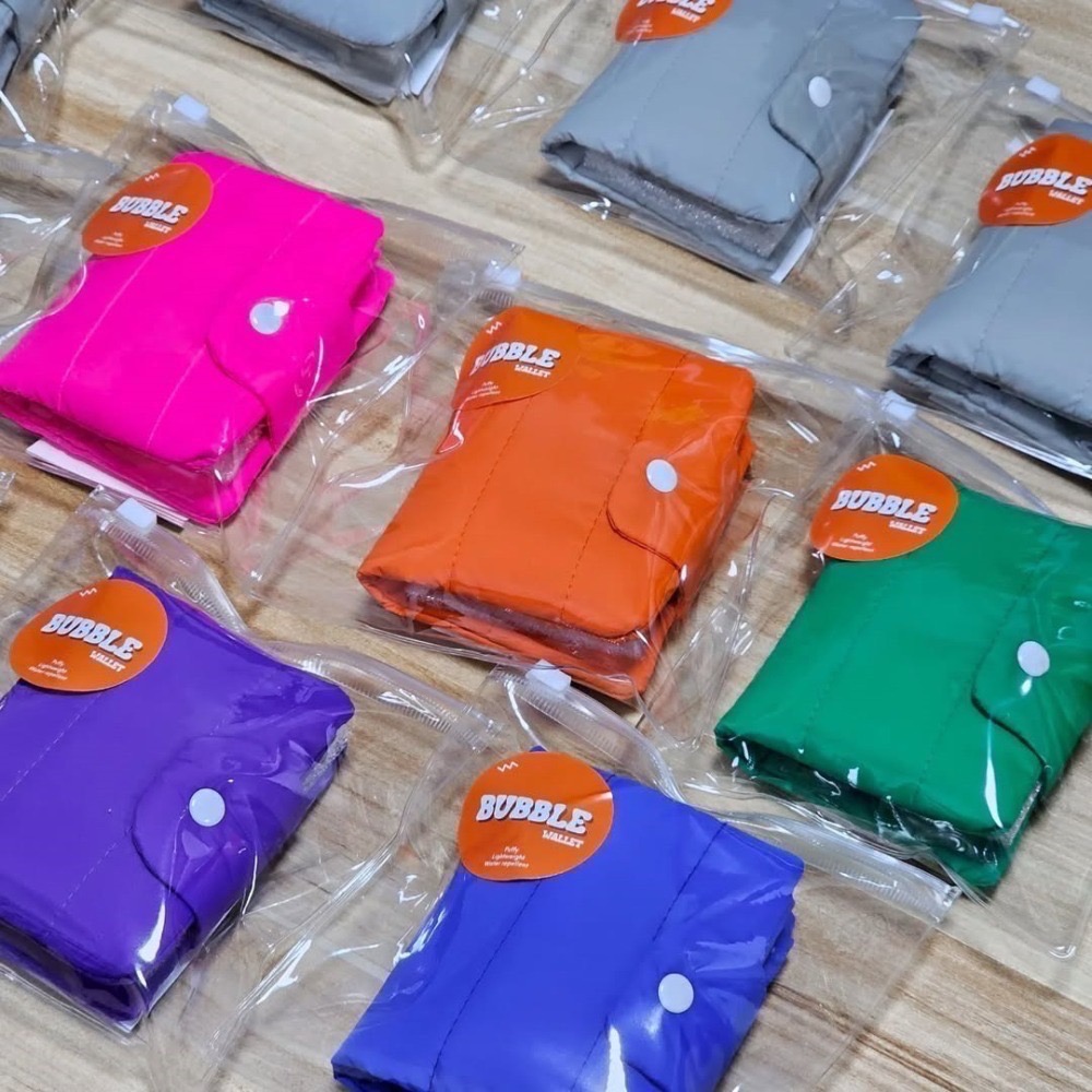 【HUKMUM ×泰搶手】泰國 BUBBLE WALLET  輕巧迷你皮夾 防潑水 短夾 長夾 錢包 零錢包芙空氣小夾-細節圖5
