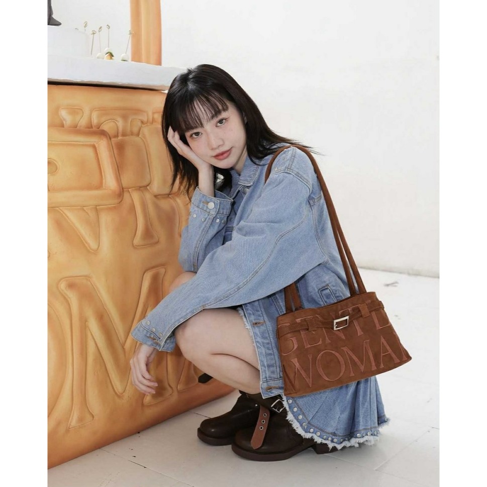 泰國GENTLEWOMAN 葉芷妤代言 秋冬 麂皮可頌水餃包 新款水餃包 gentlewoman新款 咖啡色-細節圖2