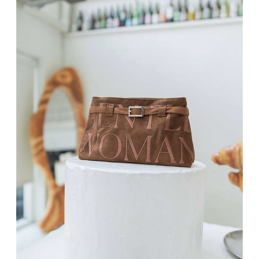 泰國GENTLEWOMAN 葉芷妤代言 秋冬 麂皮可頌水餃包 新款水餃包 gentlewoman新款 咖啡色-細節圖3