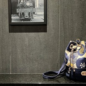 夏日出遊/禮物首選/免費包裝/現貨日系藍/束口斜背小筒包-細節圖5