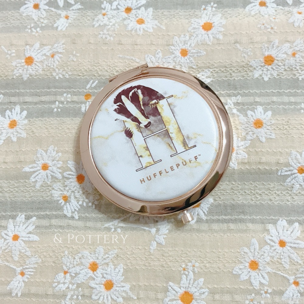 🔥現貨 🇬🇧倫敦影城 學院象徵大理石紋皮革金屬圓鏡 化妝鏡/摺疊鏡 隨身鏡子 哈利波特周邊 霍格華茲-規格圖2