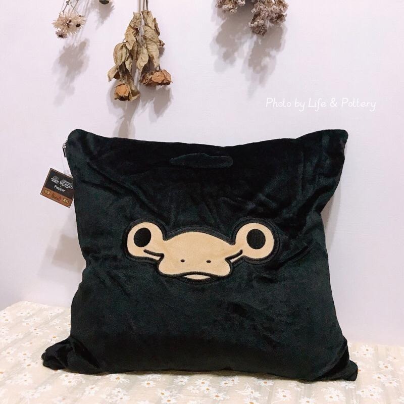 Fantastic Beasts × Flapper 玻璃獸、幻影猿抱枕 42x42 怪獸與牠們的產地聯名周邊-細節圖2